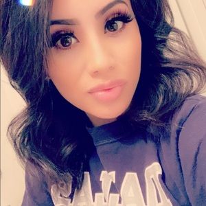 Meet your Posher, Estefania